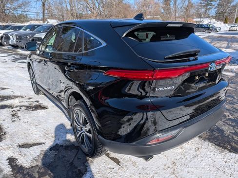 Certified 2021 Toyota Venza LE image 6