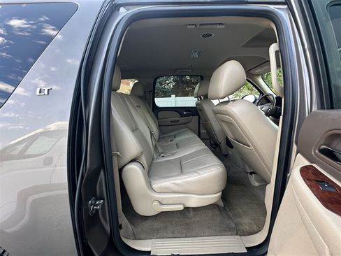 Used 2012 Chevrolet Suburban LT AWD/4WD image 11