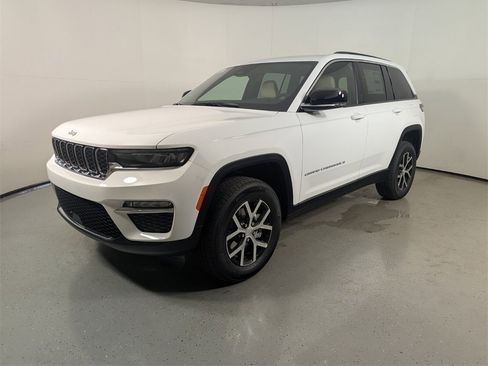 New 2025 Jeep Grand Cherokee Limited image 3