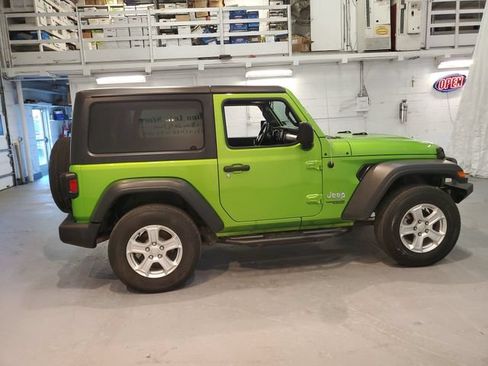 Used 2018 Jeep Wrangler Sport AWD/4WD image 8