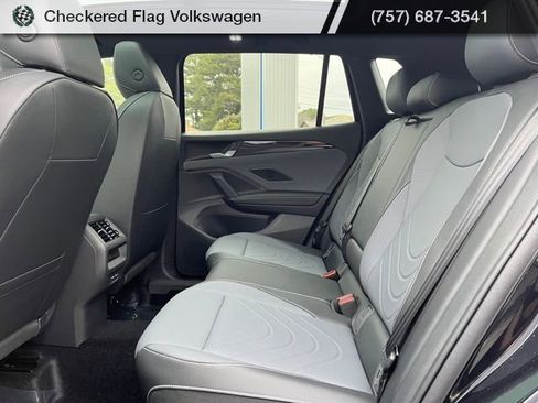 New 2026 Volkswagen Tiguan SE R-Line image 26