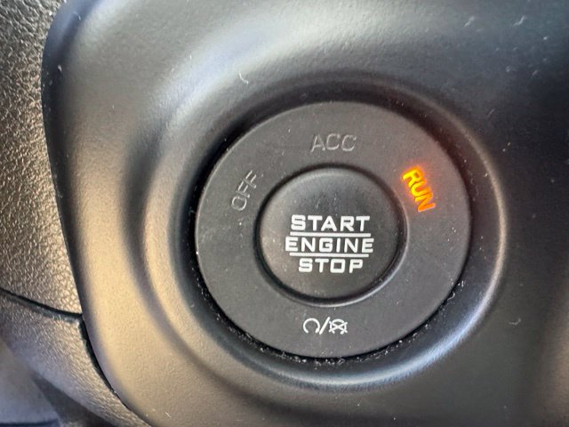 Used 2020 Jeep Gladiator Overland AWD/4WD image 13