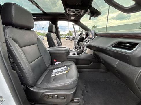 Used 2023 Chevrolet Tahoe Z71 w/ Luxury Package AWD/4WD image 6