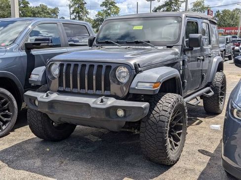 Used 2018 Jeep Wrangler Unlimited Sport S AWD/4WD image 3