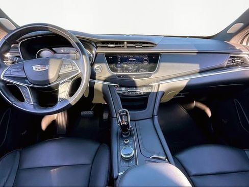 Used 2020 Cadillac XT5 Premium Luxury image 7