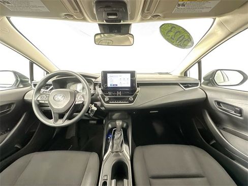 Used 2023 Toyota Corolla LE image 3