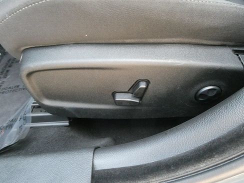 Used 2019 Dodge Charger SXT w/ Blacktop Package RWD image 15