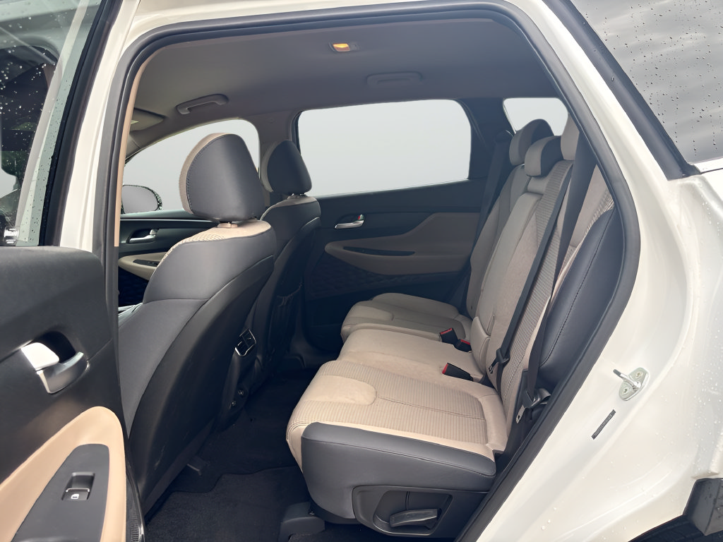 Certified 2023 Hyundai Santa Fe SEL AWD/4WD image 16