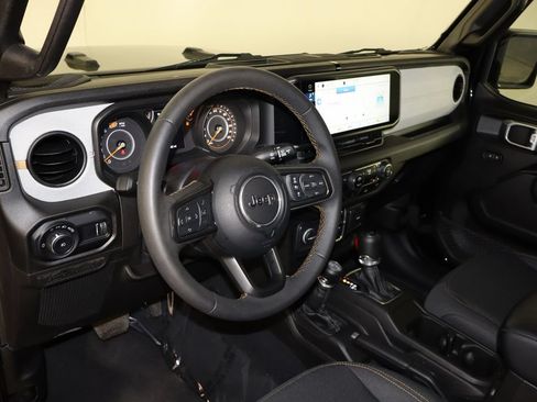 Used 2025 Jeep Wrangler Unlimited Sport AWD/4WD image 24