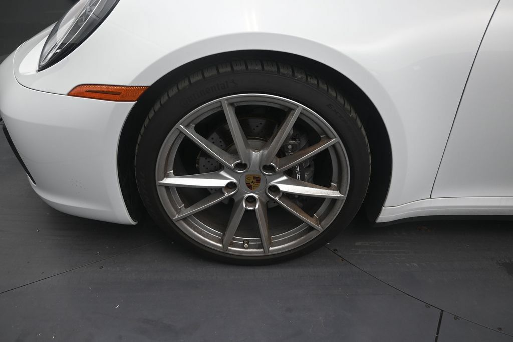 Used 2022 Porsche 911 Carrera RWD image 9