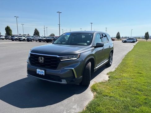 Used 2025 Honda Pilot EX-L image 7