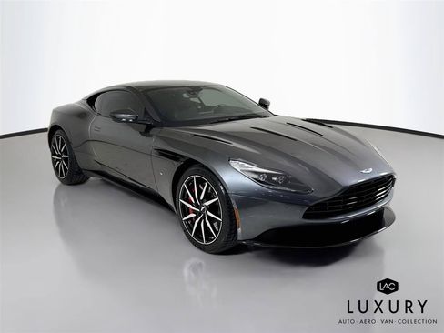 Used 2017 Aston Martin DB11 V12 RWD image 3