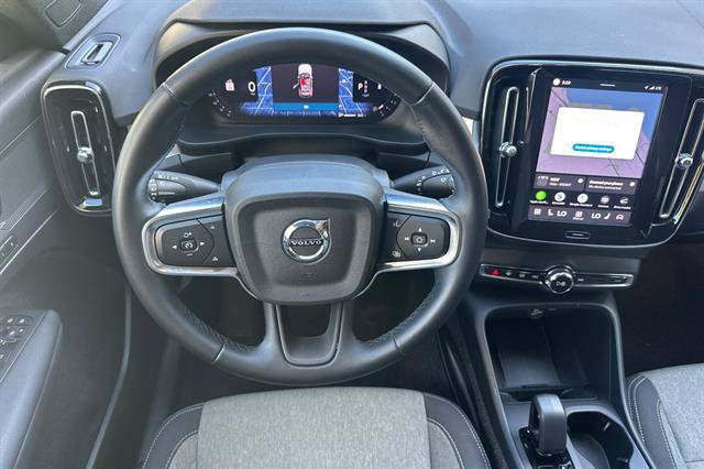 Certified 2025 Volvo XC40 B5 Core AWD/4WD image 15