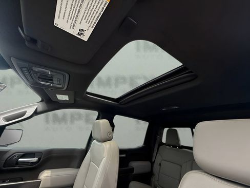 Used 2020 Chevrolet Silverado 1500 LTZ w/ LTZ Premium Package AWD/4WD image 6