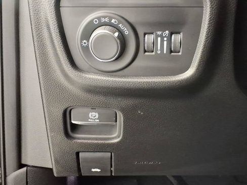 Used 2024 Jeep Grand Cherokee Laredo X w/ Luxury Tech Group I AWD/4WD image 21