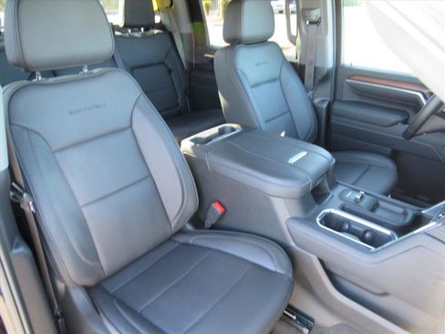 Used 2025 GMC Sierra 3500 Denali w/ Denali Reserve Package image 13