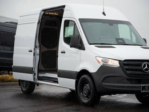 New 2026 Mercedes-Benz Sprinter 2500 image 6