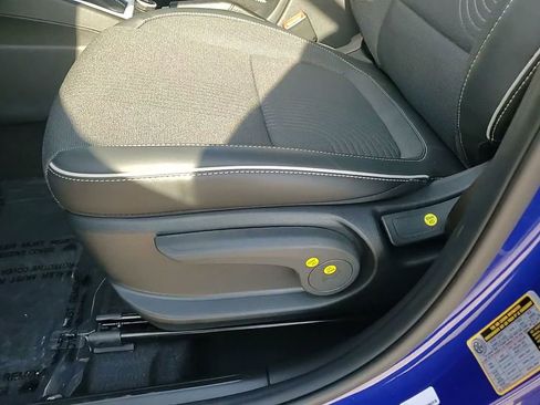 Certified 2025 Hyundai Venue Limited image 5