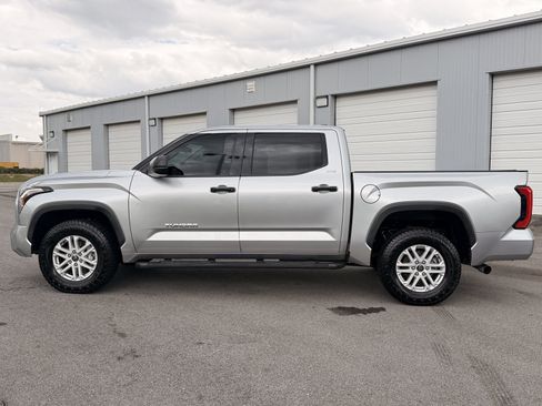 Used 2022 Toyota Tundra SR5 AWD/4WD image 9
