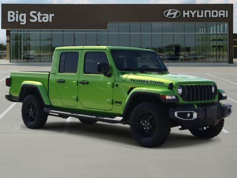 Used 2025 Jeep Gladiator Sport image 6