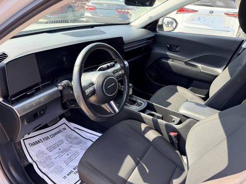 Used 2025 Hyundai Kona SEL FWD image 16