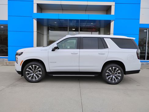 New 2026 Chevrolet Tahoe High Country w/ Sun And Tow Package AWD/4WD image 32