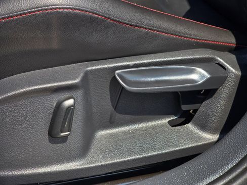 Used 2017 Volkswagen GTI SE FWD image 20