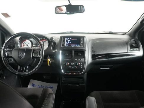 Used 2018 Dodge Grand Caravan SE FWD image 22