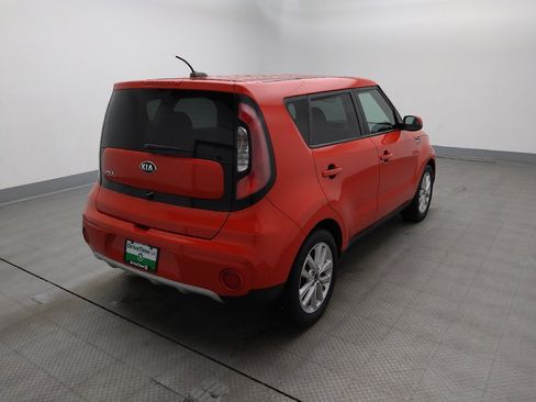 Used 2019 Kia Soul + image 9