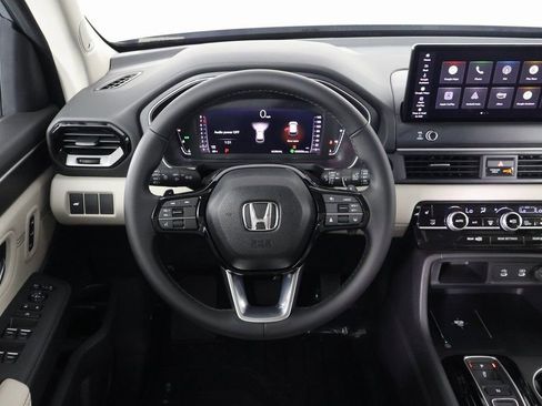 New 2026 Honda Pilot Touring image 3