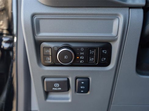 Used 2025 Ford F150 Lariat w/ Equipment Group 501A Mid image 18