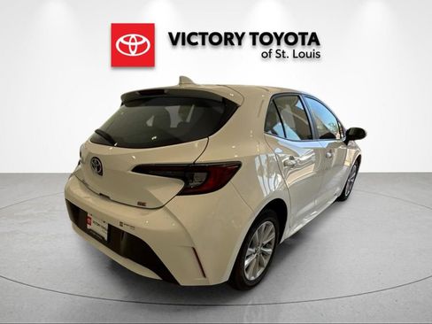 Used 2024 Toyota Corolla SE w/ SE Package FWD image 3