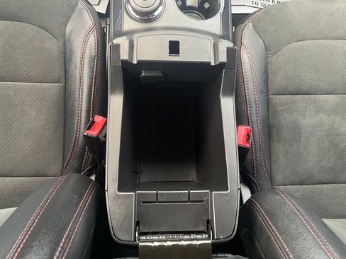 Used 2018 Ford Explorer XLT w/ Equipment Group 202A AWD/4WD image 36