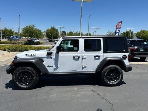 Used 2023 Jeep Wrangler Unlimited w/ 8.4" Radio Group AWD/4WD image 3
