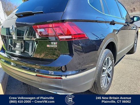 Used 2018 Volkswagen Tiguan SE w/ Panoramic Sunroof Package image 31