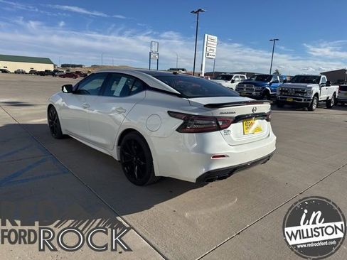 Used 2023 Nissan Maxima SR w/ Sport Mat Group FWD image 5