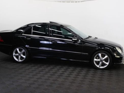 Used 2005 Mercedes-Benz C 230 Sedan image 4