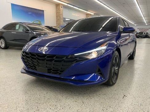 Used 2023 Hyundai Elantra SEL FWD image 3