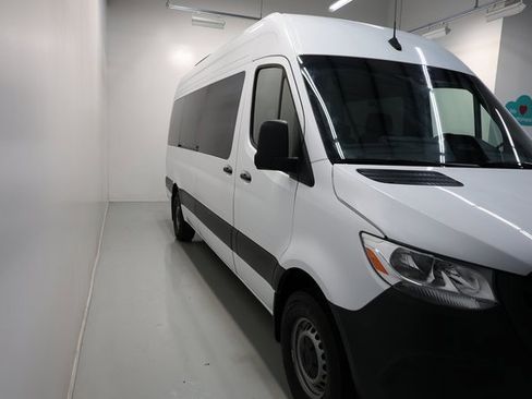 Used 2025 Mercedes-Benz Sprinter 2500 image 37