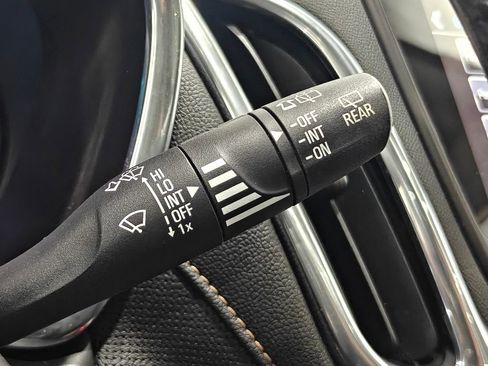 Used 2018 Chevrolet Equinox Premier image 48