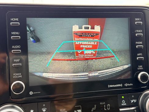 Used 2020 Toyota Highlander XLE FWD image 48