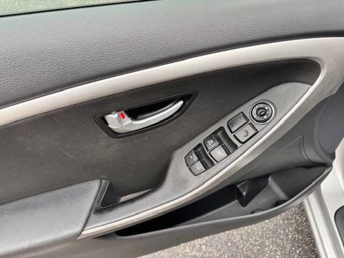 Used 2014 Hyundai Elantra GT image 35