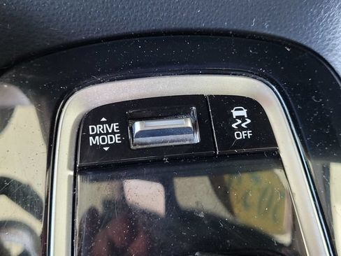 Used 2024 Toyota Corolla SE w/ SE Convenience Package FWD image 12