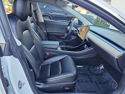 Used 2019 Tesla Model 3 Long Range image 22
