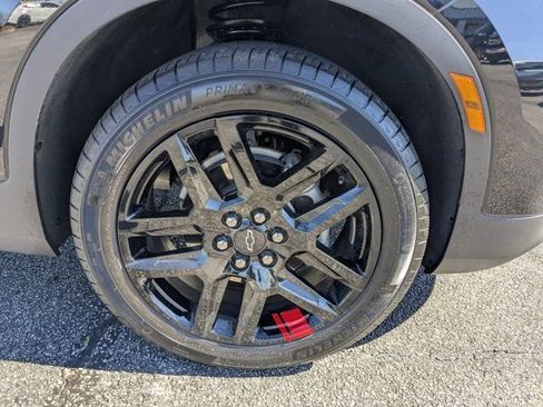 Used 2023 Chevrolet Blazer LT w/ Driver Confidence Package image 11