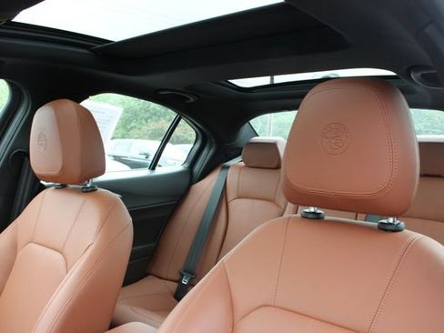 Used 2024 Alfa Romeo Giulia Ti AWD/4WD image 14