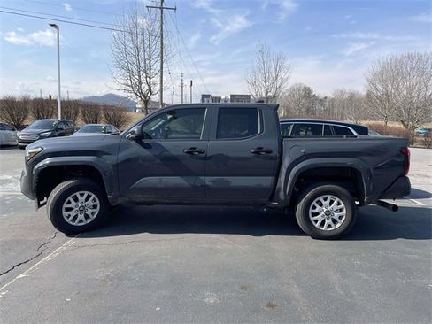 Used 2024 Toyota Tacoma SR image 2