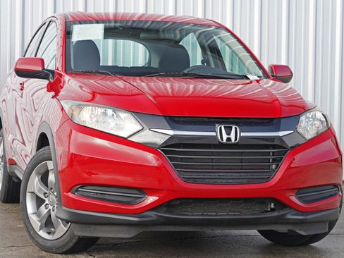 Used 2018 Honda HR-V LX image 2