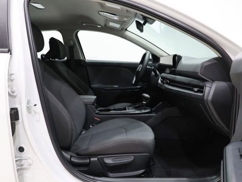 Used 2025 Kia K4 FWD image 32