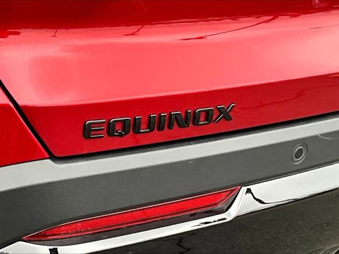 Used 2025 Chevrolet Equinox RS image 9
